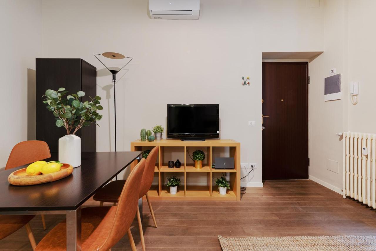 New & Cozy Apt In Porta Romana Милан Экстерьер фото